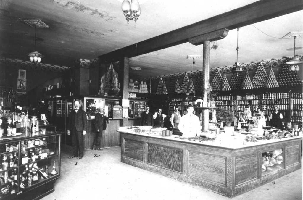 Picture of Sill's Grocery, 2201 Shattuck, early 1900s